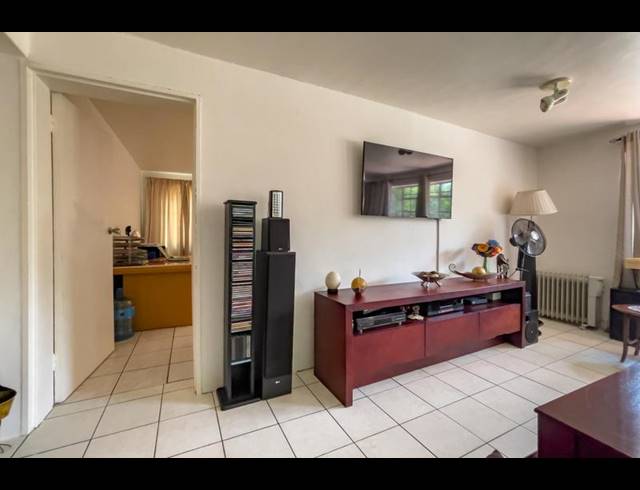 21 BEDROOM HOUSE FOR SALE IN BEAULIEU